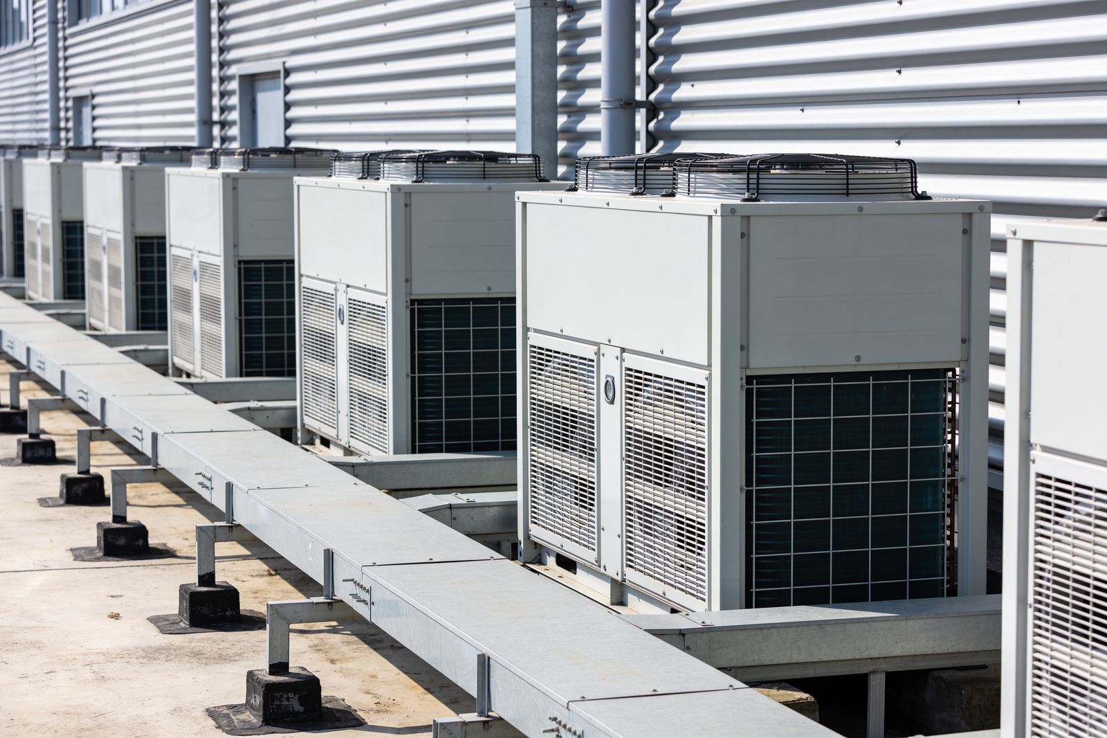 Air conditioning plant alongside an industrial building